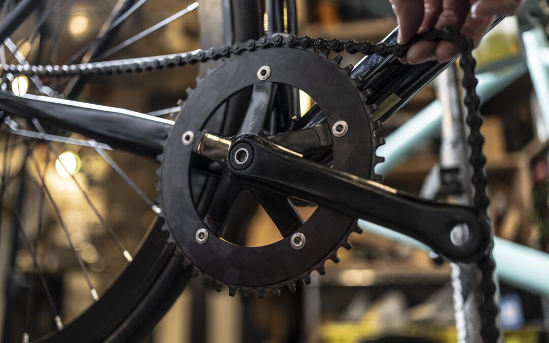 Cómo limpiar la cadena de la bici en casa correctamente